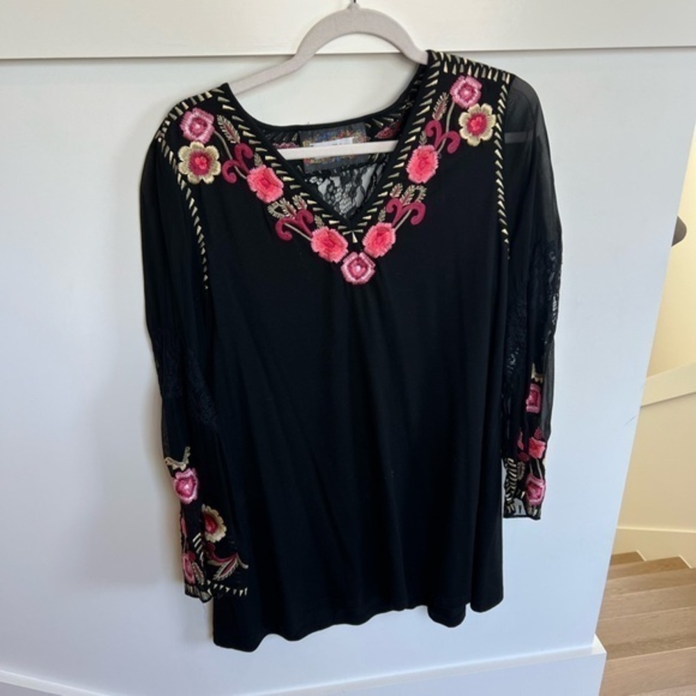 Vintage Collection Embroidered Black Top with Pink Floral Accents Size Large - Picture 1 of 12